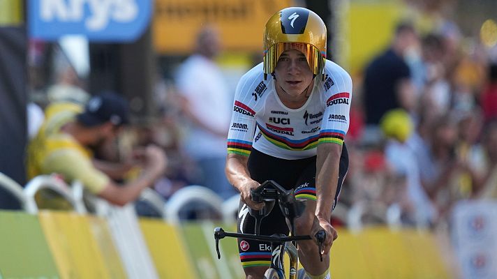 Remco Evenepoel desembarca en Normanda para ganar la crono; Pogacar arrebata el amarillo a Van der Poel