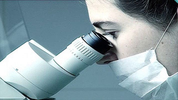 Universo UNED - La UNED defiende la investigación.