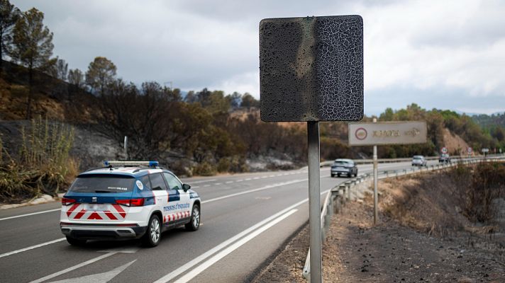 Telediario 1 - Confinar o evacuar a la población, un debate abierto tras el incendio de Paüls