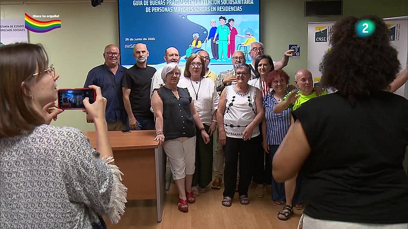 Gua de atencin a mayores sordos en residencias - En lengua de signos | Ver