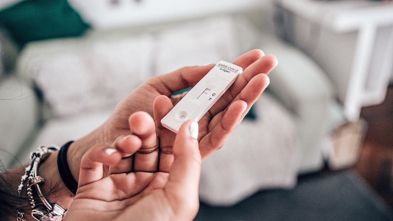 Aumentan los casos de covid por una variante de Omicron | Ver