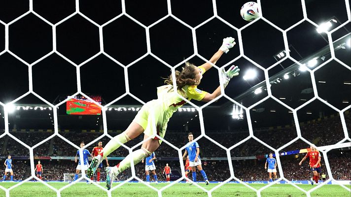 - ¿La mejor parada de la Eurocopa? Así le negó Giuliani el gol a Aitana