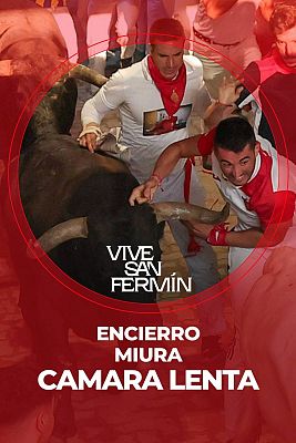 Octavo encierro de San Fermín 2025: vídeo a cámara lenta