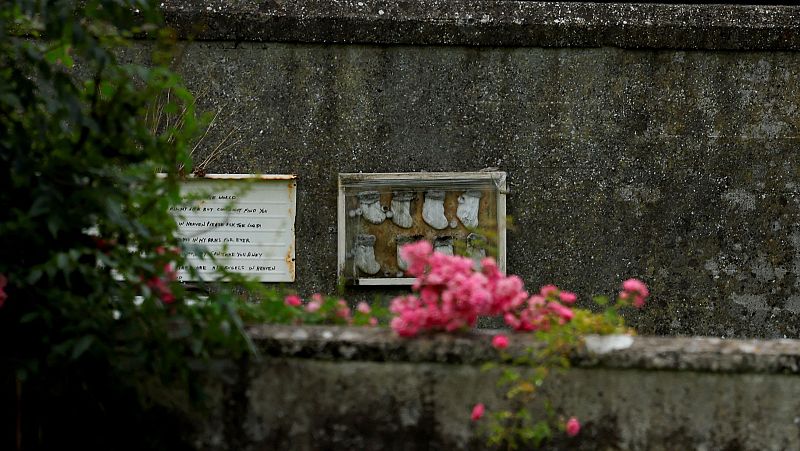 Irlanda busca los restos de casi 800 bebés enterrados en una fosa común