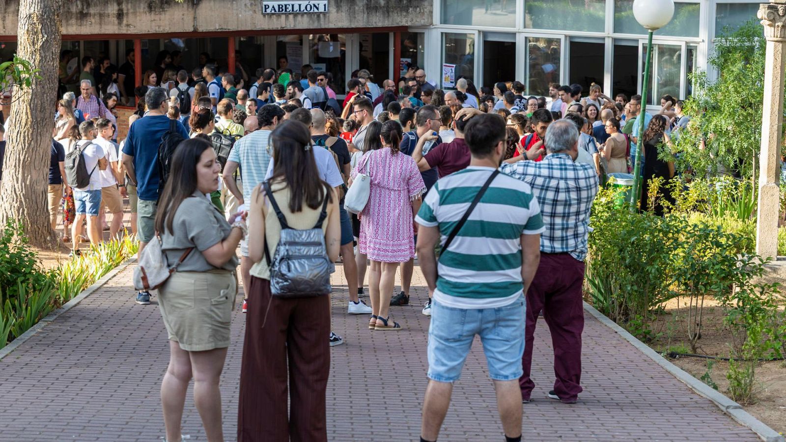 Seis de cada diez aspirantes a profesor de secundaria o FP - Telediario 1 | Ver