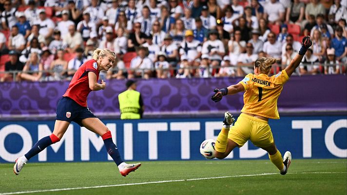  - Koivunen y su salida perfecta para achicar y salvar un mano a mano