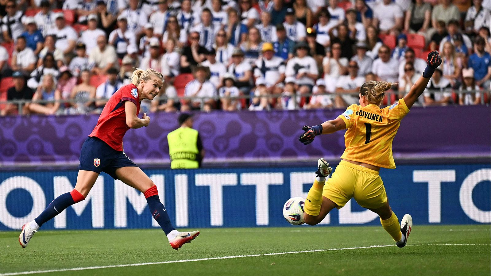 Eurocopa femenina: paradón de Koivunen  (Finlandia) ante Noruega | Ver | Ver