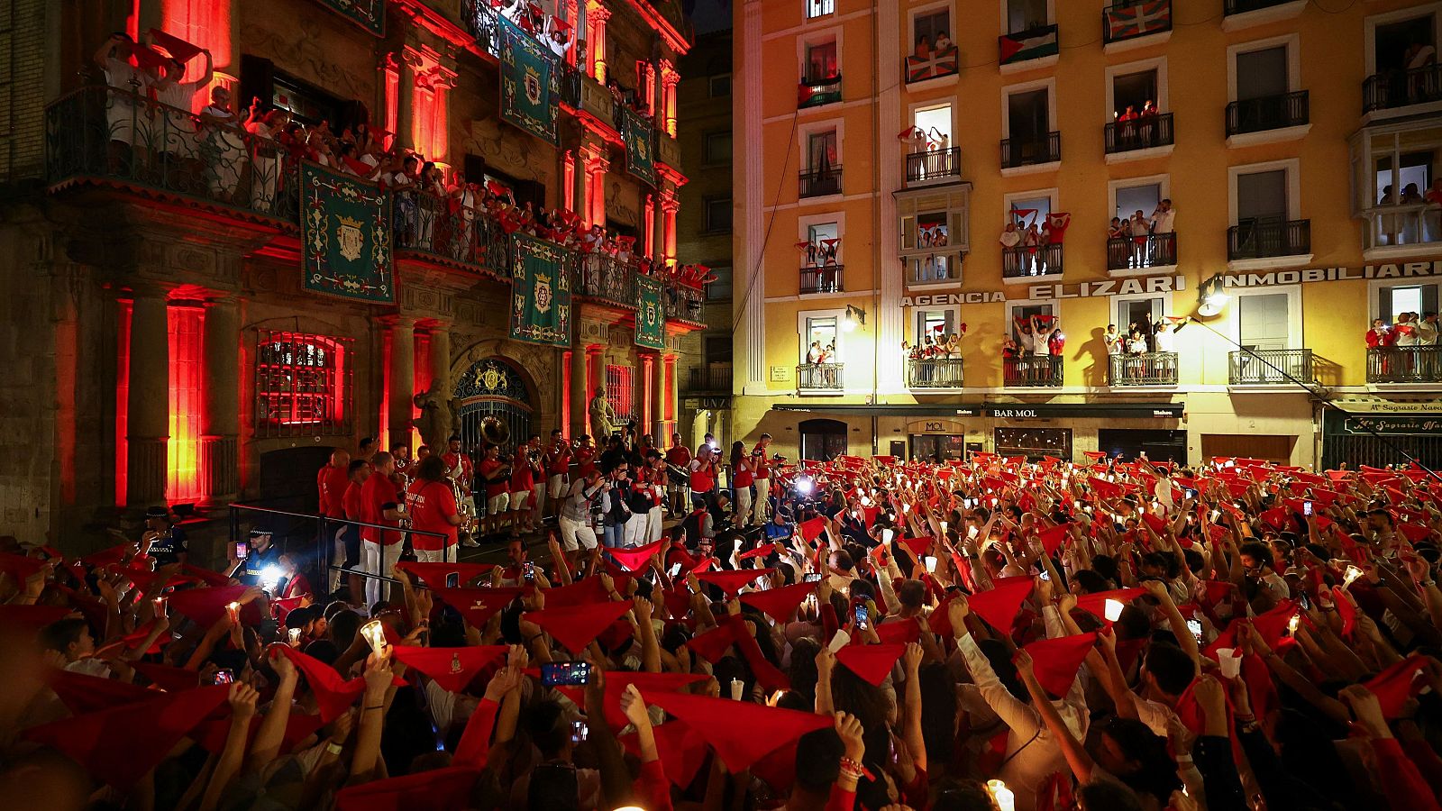 Pamplona pone fin a los Sanfermines de 2025 con el "Pobre de Mí" - Especiales informativos | Ver