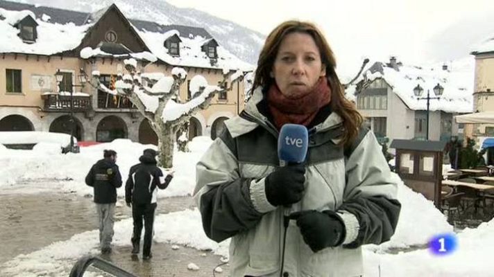 L'Informatiu - Continua nevant al Pirineu occidental on s'acumulen gruixos de més d'un metre