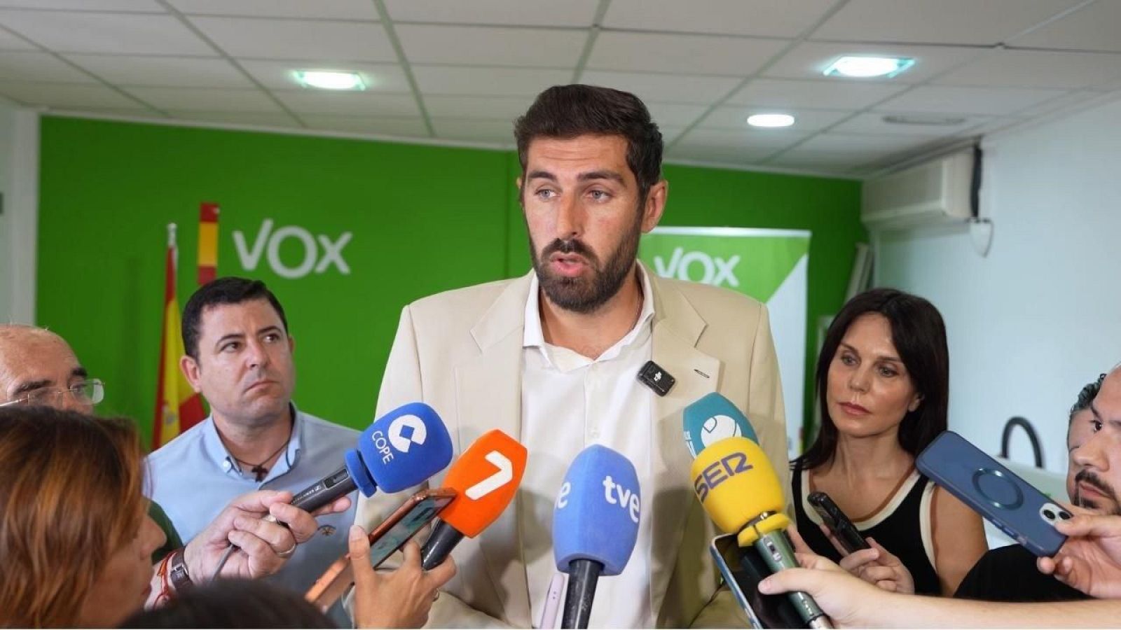 Antelo sobre las diligencias que se han abierto contra él: "Decir que Vox quiere deportar a los inmigrantes ilegales creo que a nadie le suena extraño" | Ver