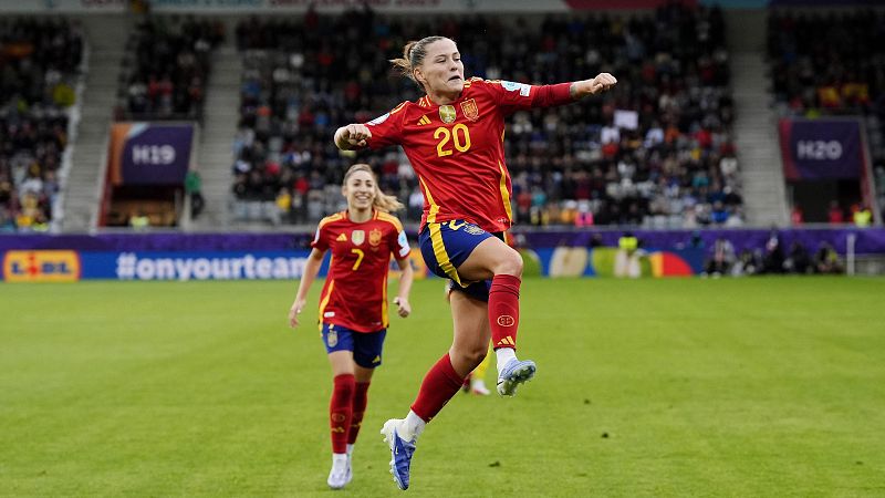 Claudia Pina: "Nunca hemos pasado una eliminatoria en una Eurocopa, as que es un reto para nosotras"