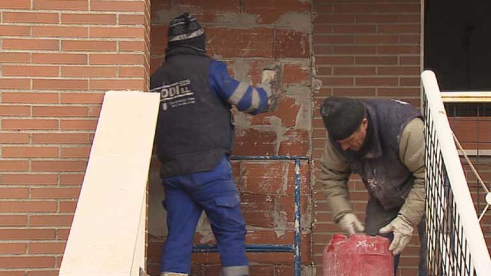 En Parla intentan impedir la entrada de los okupas en las casas vacías tapiando las puertas