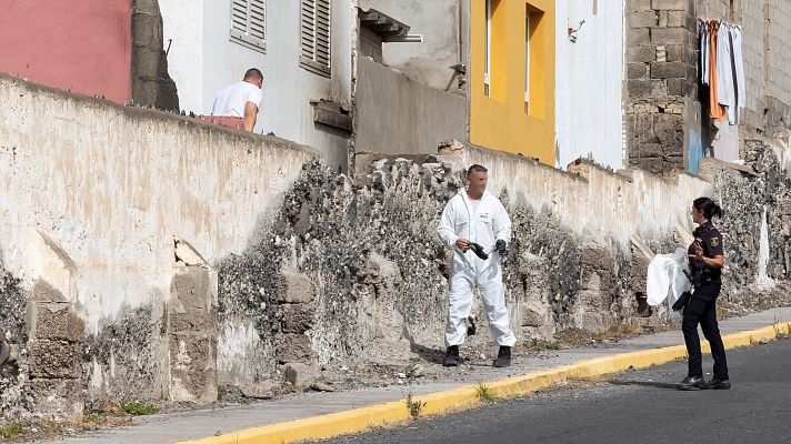 Telediario 2 - Una menor, en estado crítico tras ser agredida por su pareja con material combustible en Las Palmas