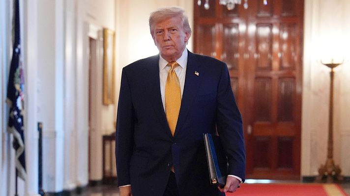 Telediario 2 - Las conclusiones del informe Epstein dinamitan el apoyo de los seguidores del presidente Donald Trump