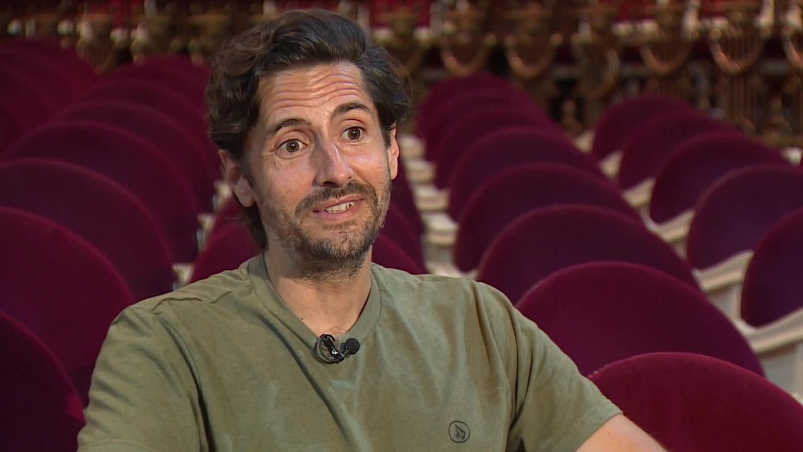 La obra 'Una noche sin luna' vuelve al Teatro Español en 2026 - Telediario 2 | Ver