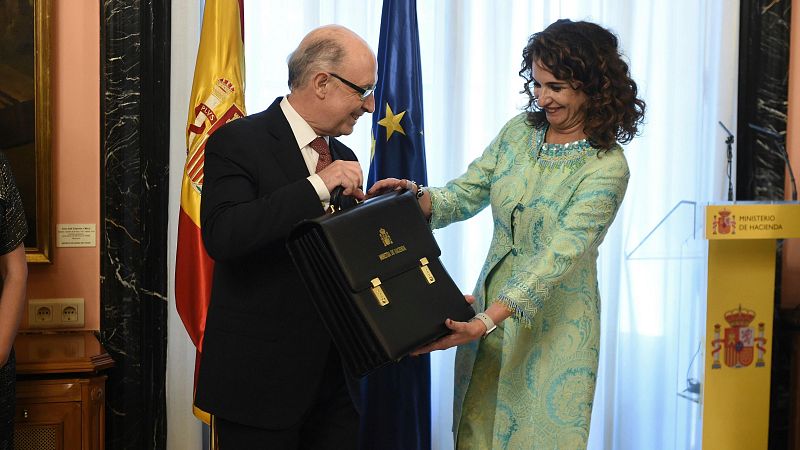 El Gobierno se pregunta dónde está Feijóo tras la imputación de Montoro