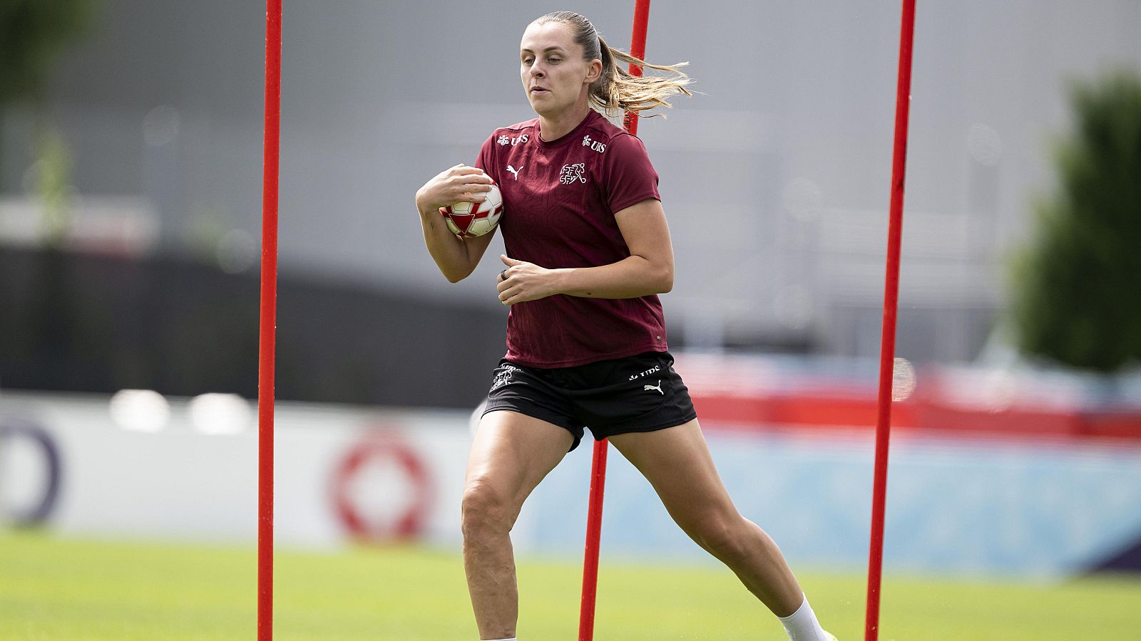 Noelle Maritz: "Cuando ganemos a España será momento de bailar" - Eurocopa | Ver