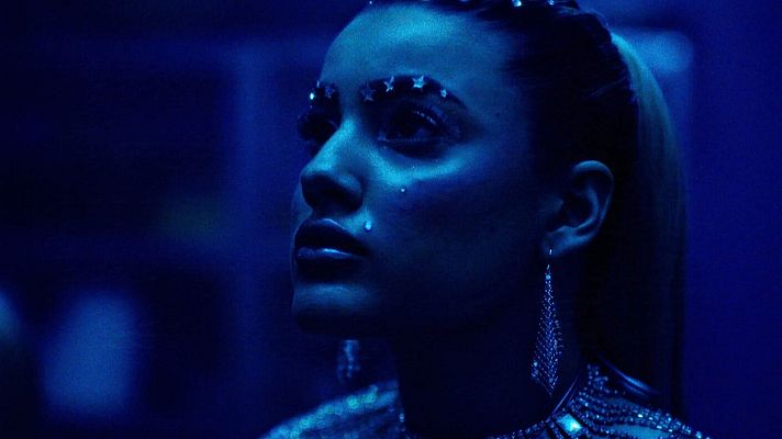 Telediario 1 - Tras su paso por el Festival de Cannes llega a los cines la película 'Diamante en bruto', de Agathe Riedinger