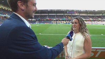 Tere Abelleira visita por sorpresa a sus compa�eras en Suiza - Eurocopa | Ver