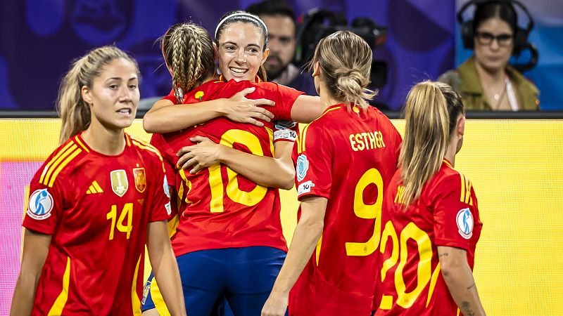 Athenea y Pina derriban el muro suizo para que Espaa siga haciendo historia en la Eurocopa