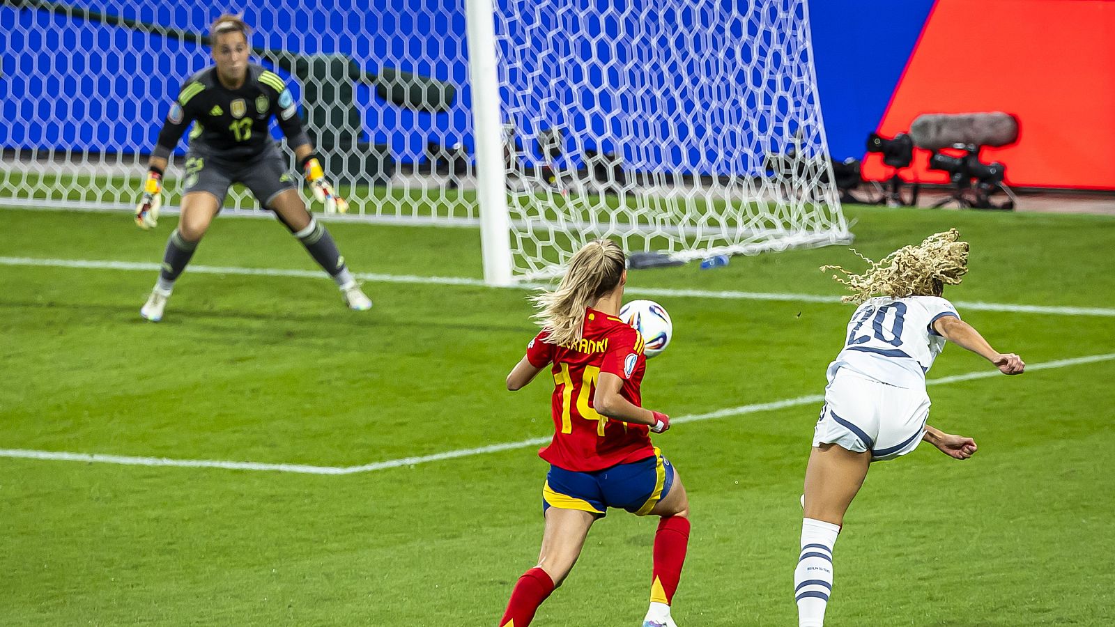 Eurocopa femenina 2025: parada de Cata Coll | Ver