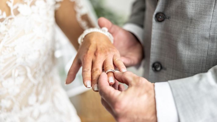 Telediario Fin de Semana - La temporada de bodas, un boquete para el presupuesto
