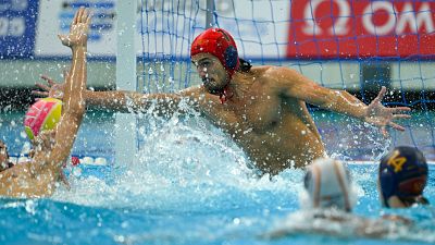 Espaa arrolla a Montenegro y luchar por las medallas