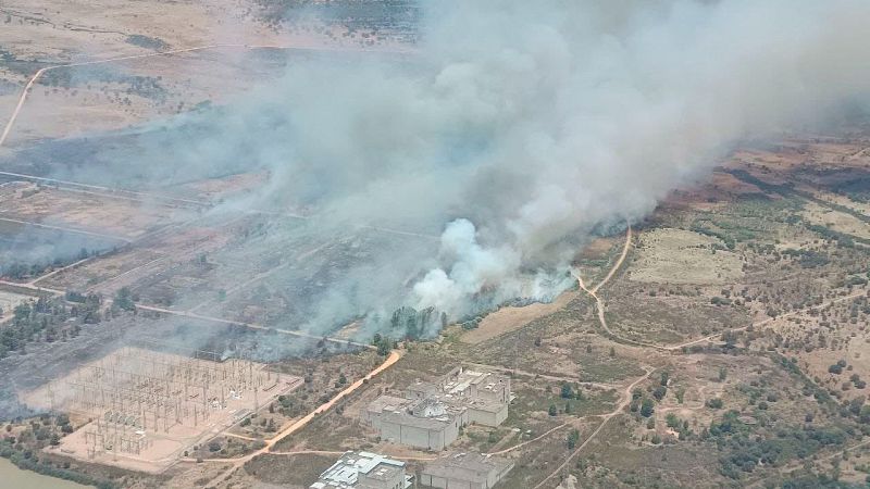 El incendio de Valdecaballeros está perimetrado y presenta una evolución favorable