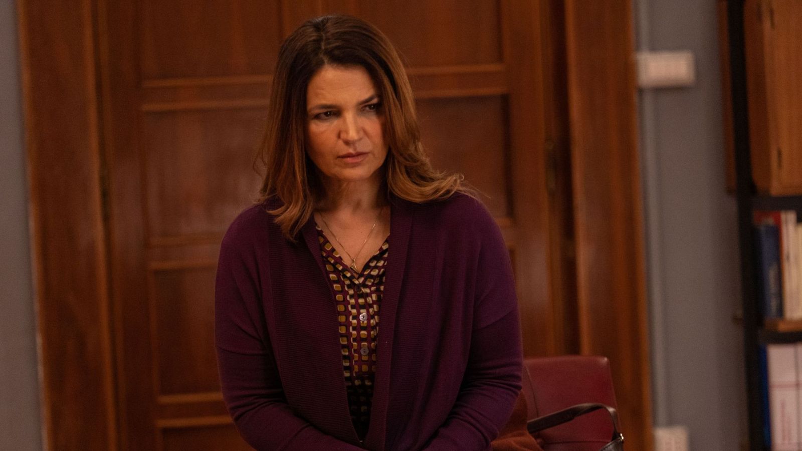 Los bastardos de Pizzofalcone - Flores - Los bastardos de Pizzofalcone | Ver