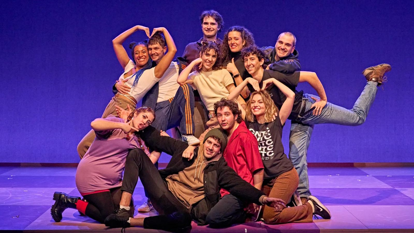 Los jóvenes recitan los clásicos - Atención obras | Ver