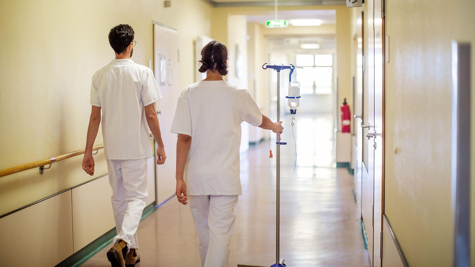 España sufre un éxodo de enfermeras - Telediario 1 | Ver