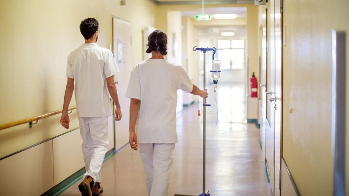 Telediario 1 - España sufre un éxodo de enfermeras