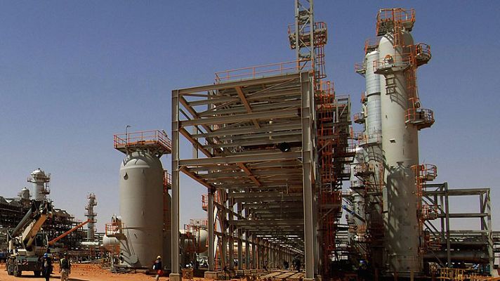 La 2 Noticias - Un grupo afín a Al Qaeda reivindica el secuestro de 41 extranjeros en un planta de gas en Argelia