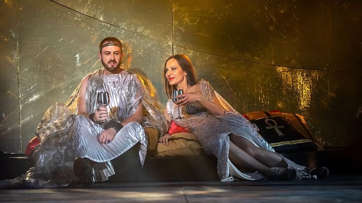 Telediario 1 - Natalia Millán y Alex O'Doherty presentan 'Cleopatra enamorada', en el Teatro Romano de Mérida