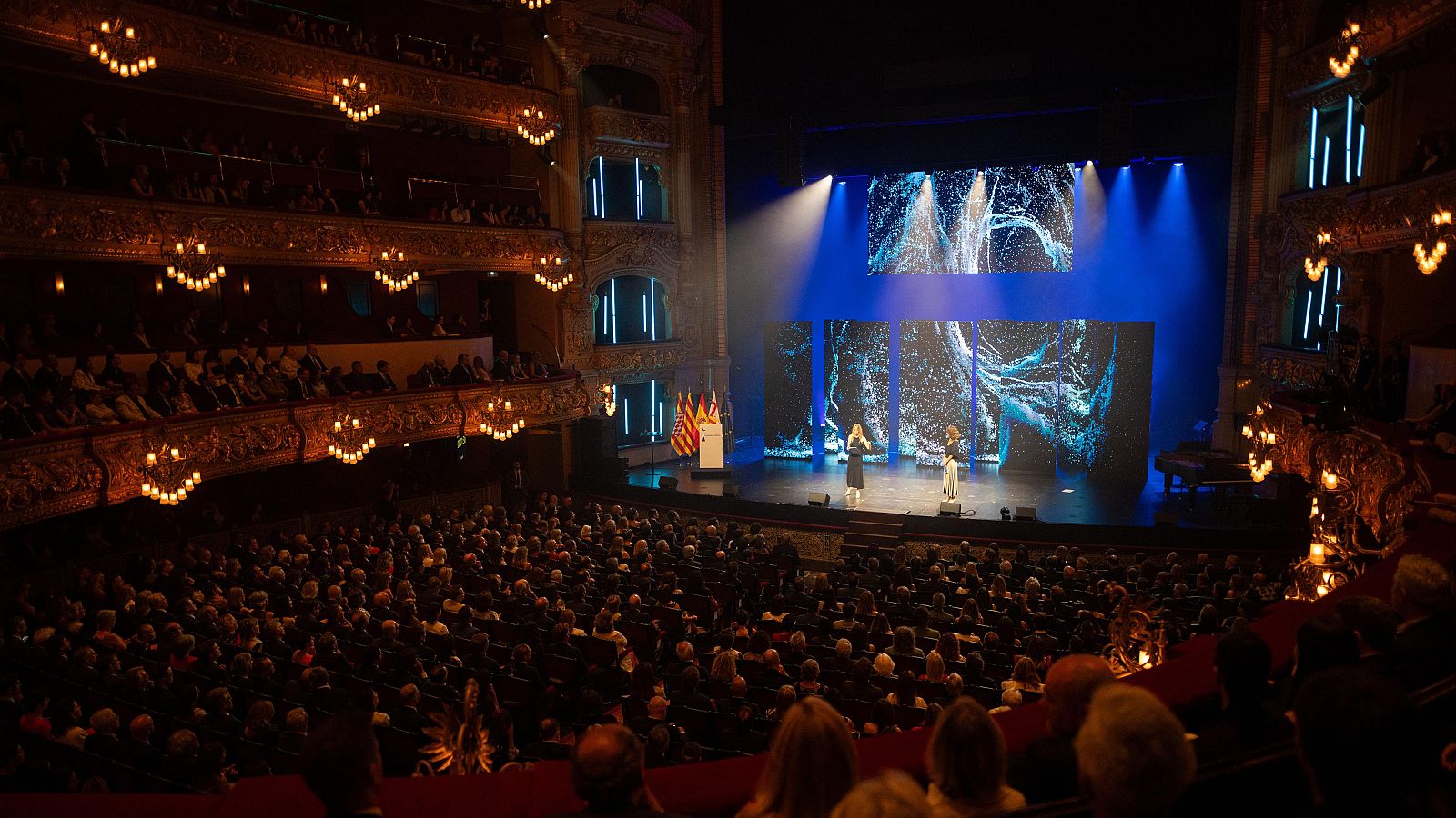 'Mano a mano' homenajea a los municipios valencianos afectados por la dana - Especiales informativos | Ver