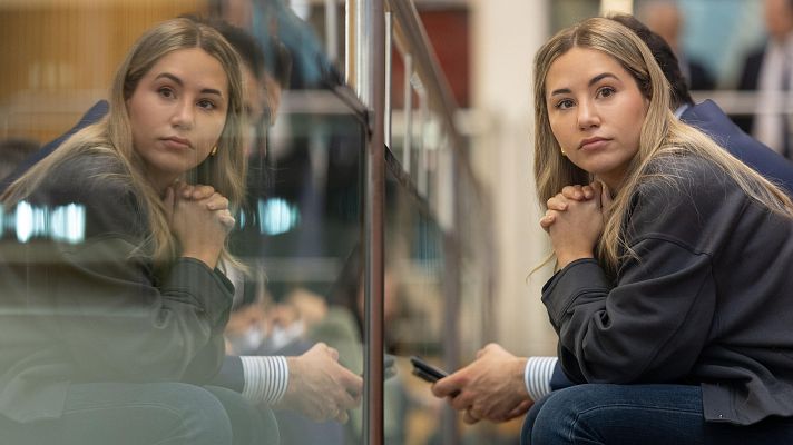 Telediario 2 - La diputada del PP Noelia Núñez dimite de todos sus cargos por falsear su currículum