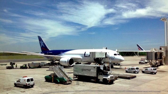 Telediario 1 - Suspenden los vuelos del Boeing 787