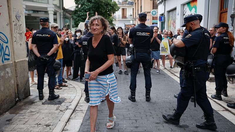 María Jesús denuncia que han sacado sus enseres de su casa de Valencia | Ver