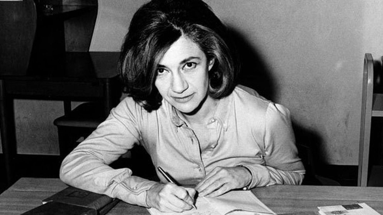 Las obras de Ana María Matute protagonizan una exposición | Ver