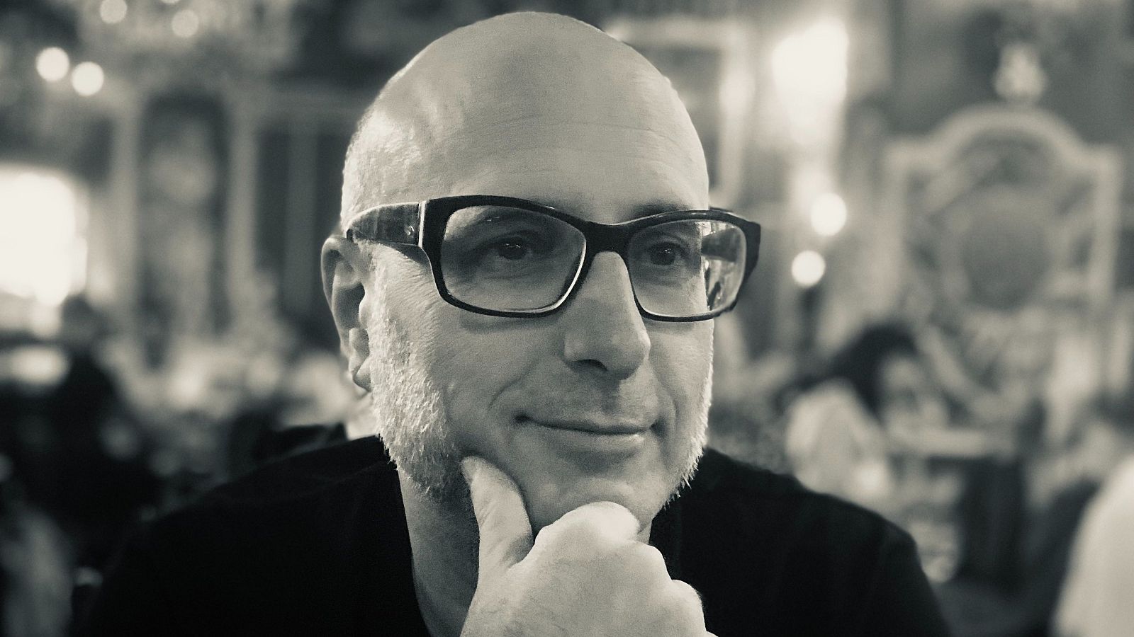 Los Eisner reconocen a Javier Rodríguez y a la librería Akira | Ver