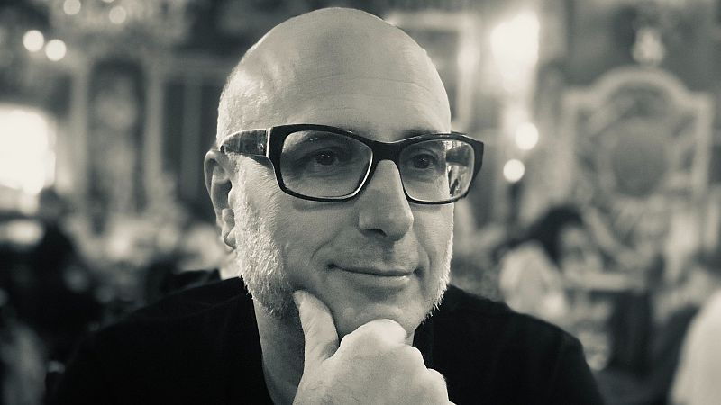 Los Eisner reconocen a Javier Rodríguez y a la librería Akira | Ver