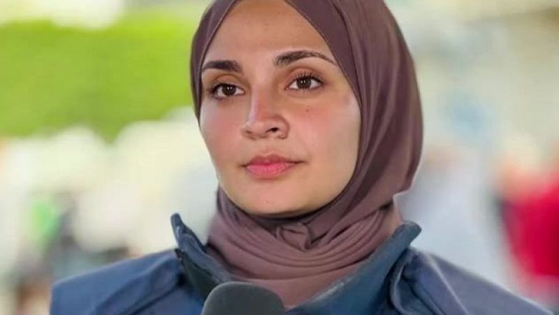Huda Emad, periodista en Gaza: "La situación es crítica, la gente se desmaya por falta de comida"