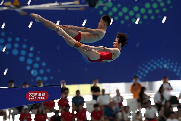 Natación - Saltos - Campeonato del Mundo. Final 10m Sincro Mixto