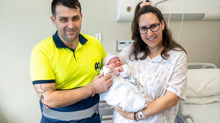 Telediario 1 - Nuevos permisos parentales de conciliación familiar y laboral