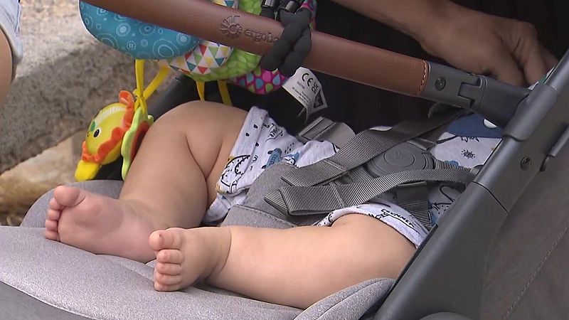 Aprovat el nou permís parental de 17 setmanes