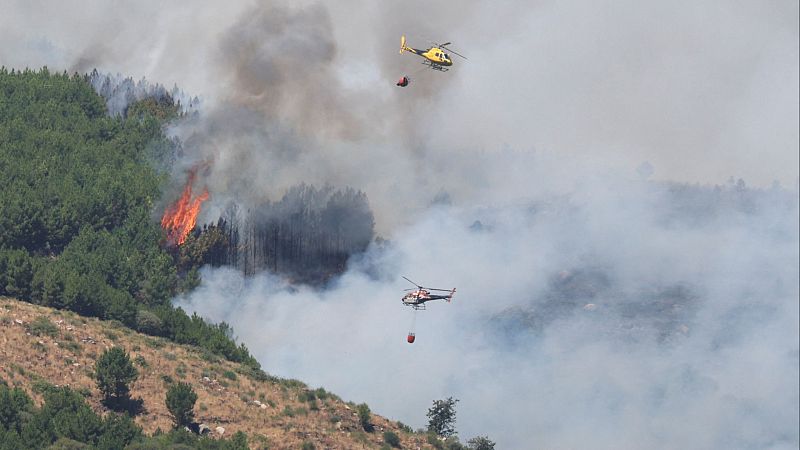 El incendio de Ávila se complica cada vez más - Telediario 1 | Ver