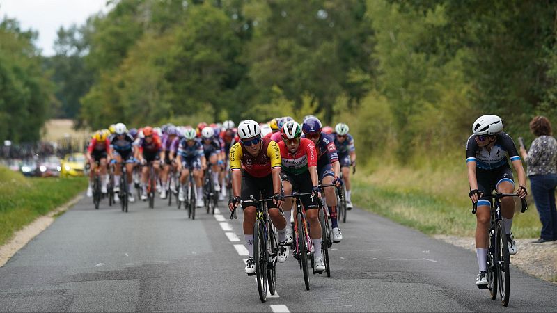 Tour de Francia Femenino - 5 etapa: Chasseneuil-du-Poitou Futuroscope - Guret | Ver