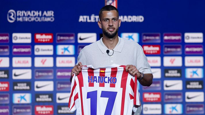 Fútbol - David Hancko, en su presentación con el Atlético: "Vengo a aportar mi experiencia al equipo"