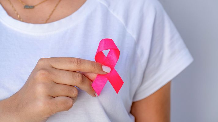 Telediario 1 - Un nuevo tratamiento contra el cáncer de mama logra un 90% de efectividad en los ensayos