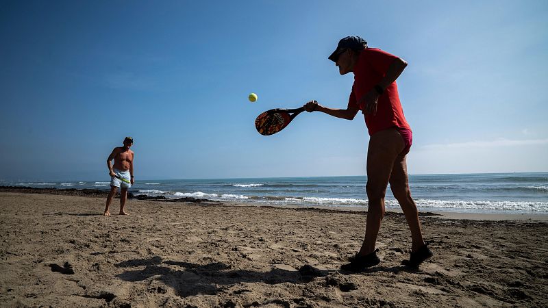 Agosto, cada vez menos atractivo para las vacaciones: las preferencias según género y edad